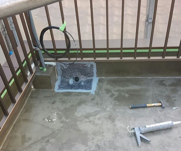 屋上防水 改修用ドレン設置片貝塗装