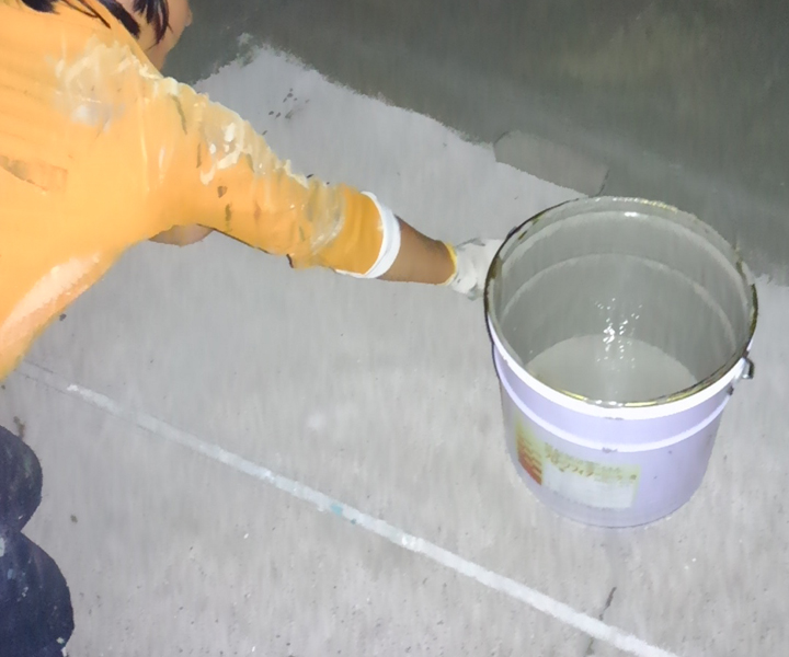 屋上防水した時調整 カチオン樹脂 全体に塗り込み片貝塗装